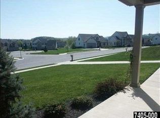 530 Hamlet Dr W, Spring Grove, PA 17362