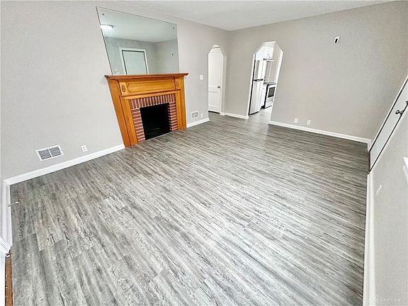 2nd image of 1823 Fieldstone Dr