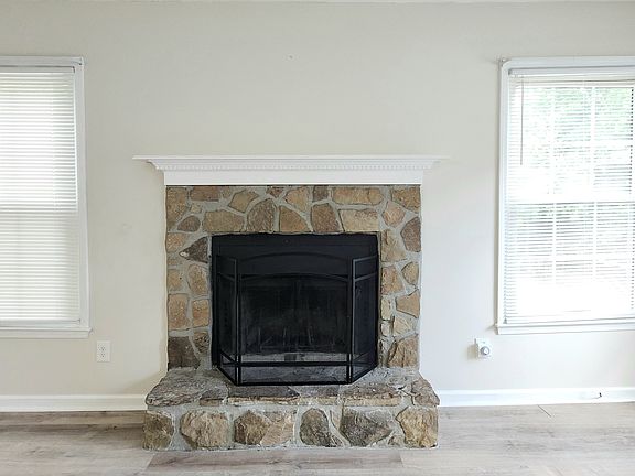 Gas fireplace
