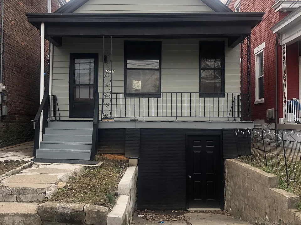 1711 Holman Ave