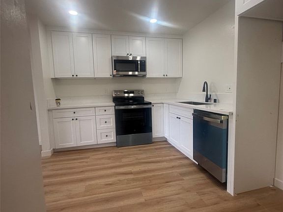 4th image of 125 N Allen Ave APT 312