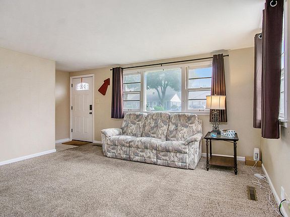 4th image of 2922 Sunnymede Ave