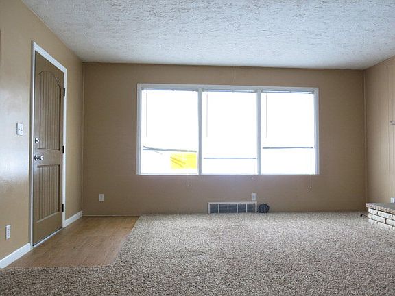 4th image of 165 S Byron Ave