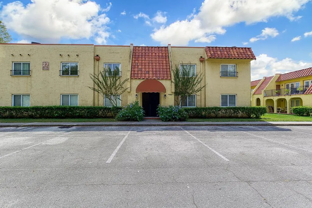 3918 La Mirada Drive North - 7 — Photo 4