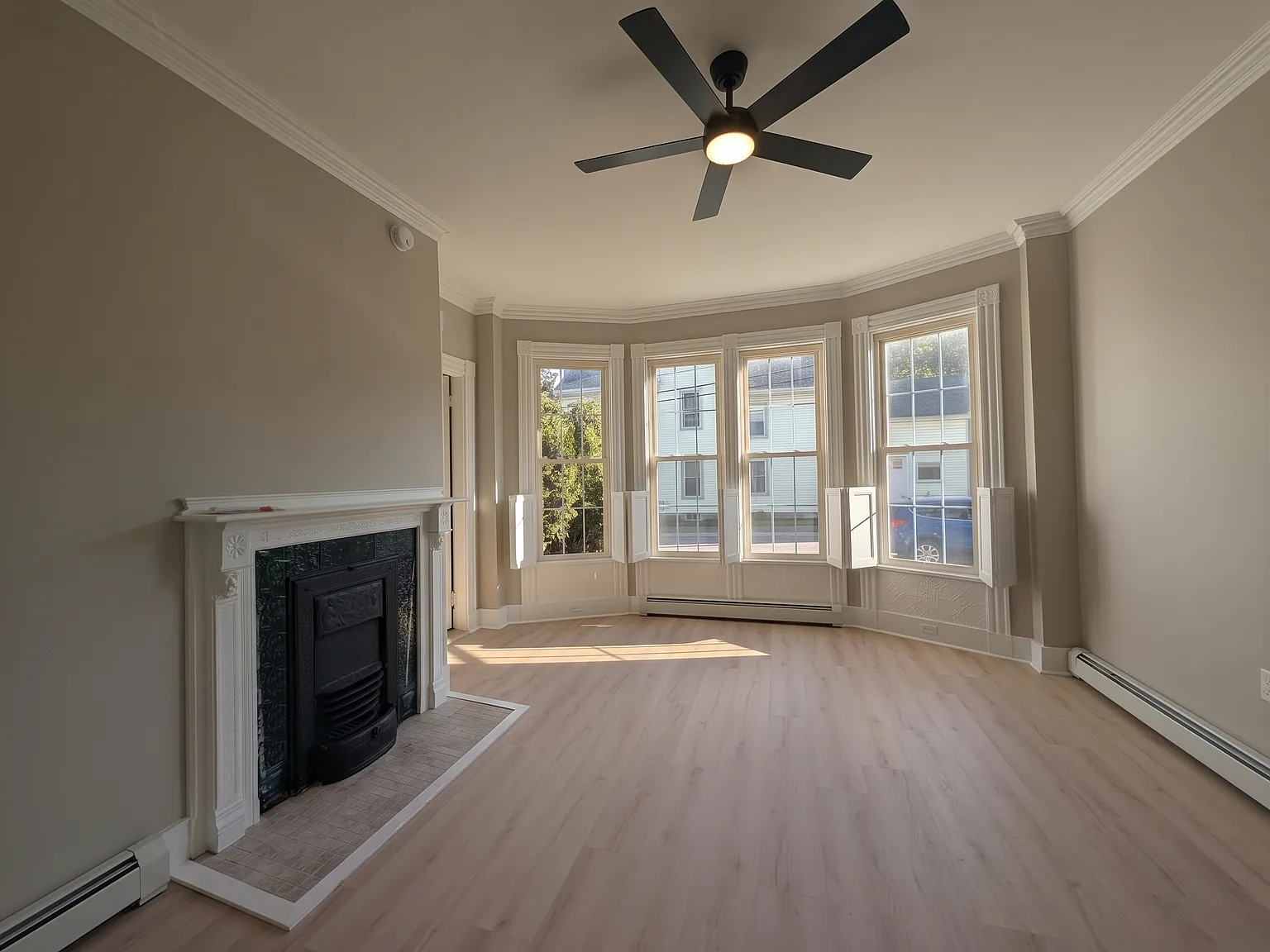 2 bed, 1000 sqft, $1,975 — Photo 2