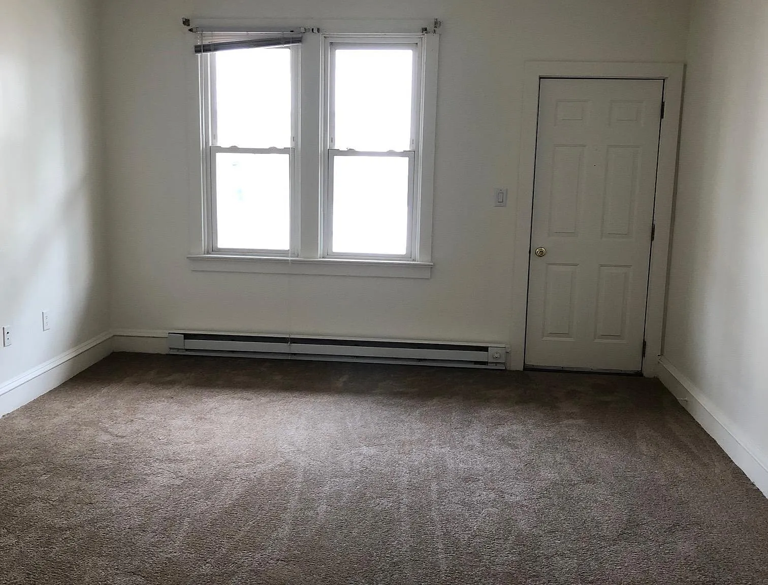 2 bed, 1.5 bath, 950 sqft, $850 — Photo 3