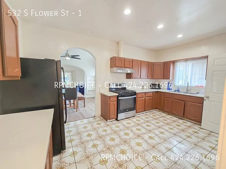 532 S Flower St #1 — Photo 7