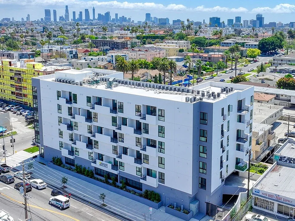 4660 Melrose