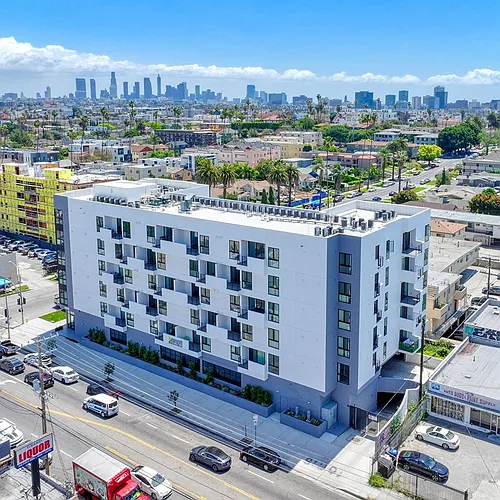 4660 Melrose Photo 1