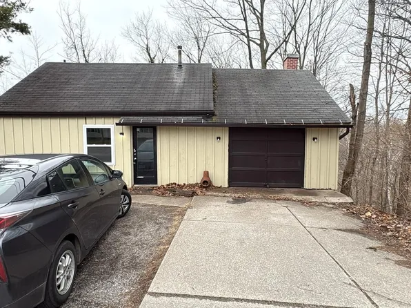 1499 Gulf Rd, Elyria, OH 44035