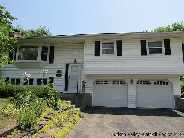 1st image of 29 Blue Hills Dr