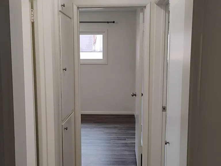 5311 Lexington Ave — Photo 2