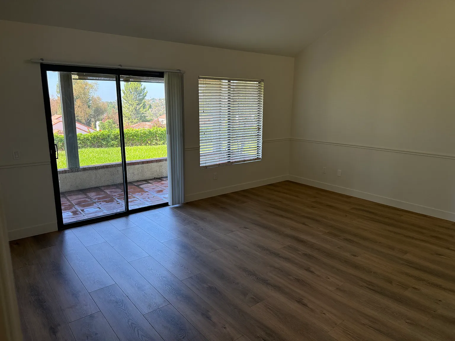 2 bed, 1818 sqft, $4,300 — Photo 4