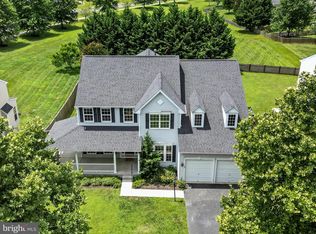717 Wooden Bridge Dr, Purcellville, VA 20132