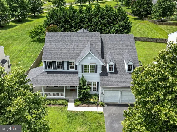 717 Wooden Bridge Dr, Purcellville, VA 20132