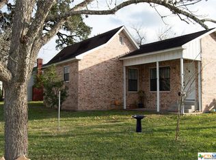 1101 Huck St, Cuero, TX 77954