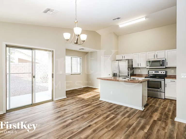 3141 W Sunland Ave — Photo 5