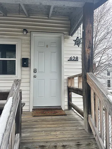 628 Sidney St Photo 1