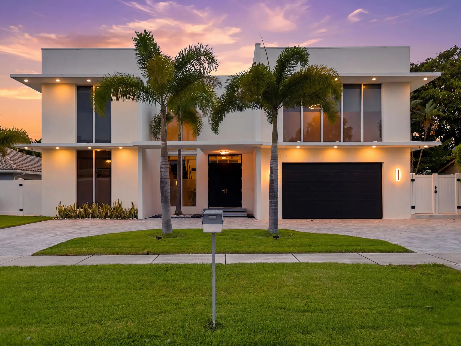5 bed, 5.0 bath, 4591 sqft, $24,500 — Photo 1