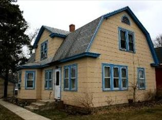 4611 W Lakeshore Dr, Mccullom Lake, IL 60050