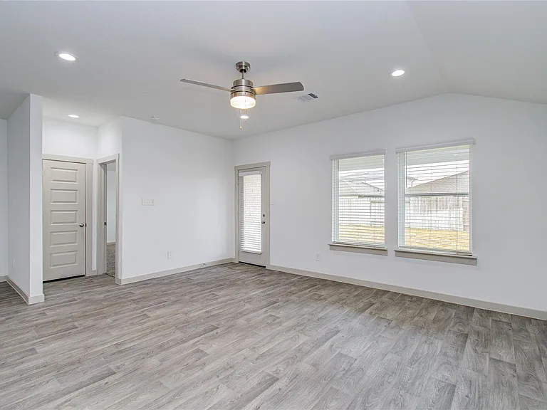 10602 Great Basin Dr — Photo 9