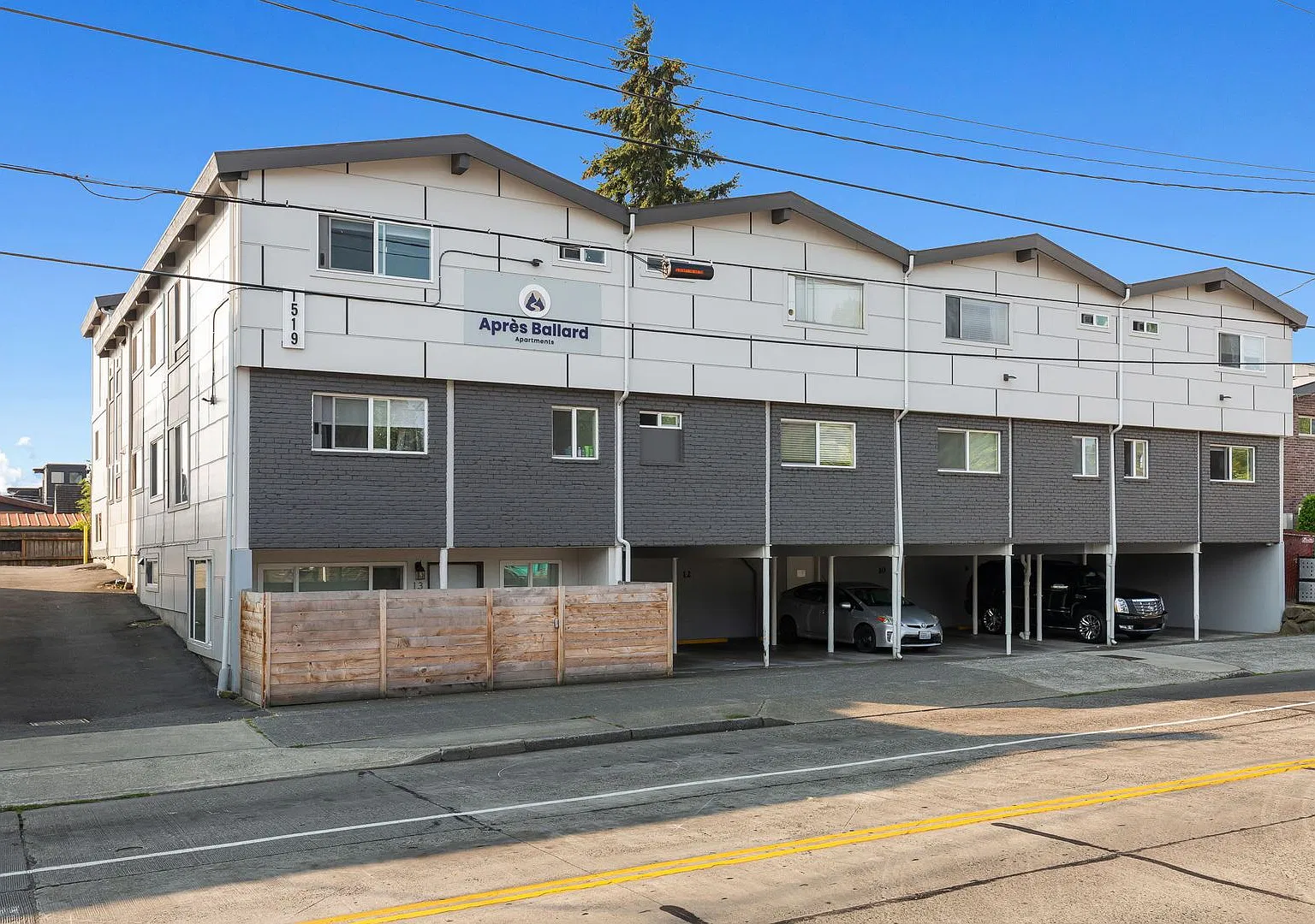 Apres Ballard Apartments — Photo 2