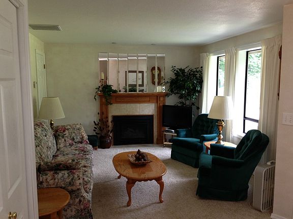 5th image of 2712 Riverlea Dr SE