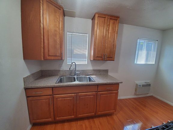 4th image of 393 Adena St #24