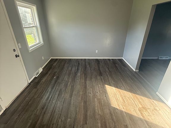 4th image of 6660 Baier Cir NE #3