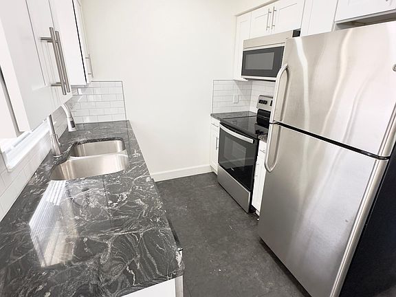 3rd image of 5026 W Washington St #1