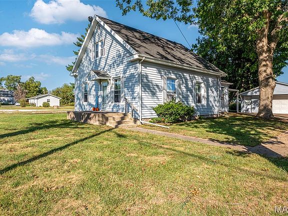 2nd image of 216 S Mine St