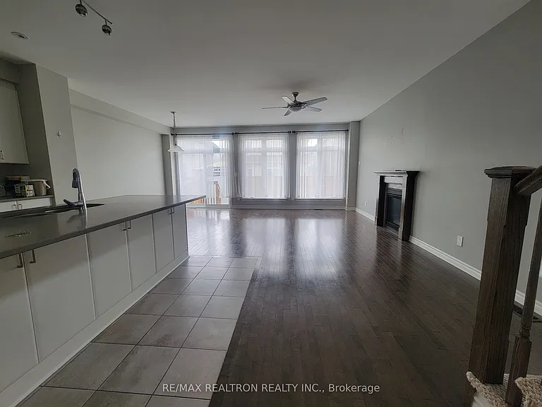 876 Stonewalk Dr — Photo 2