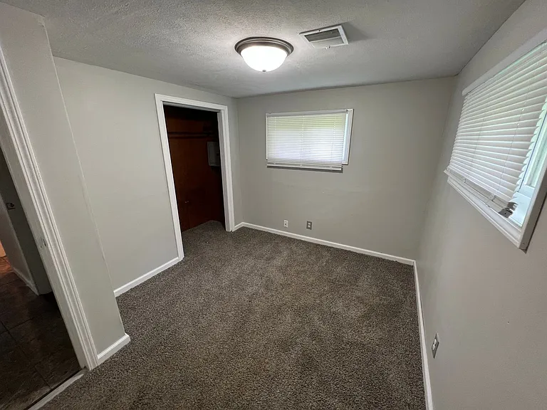 2554 Little St — Photo 11