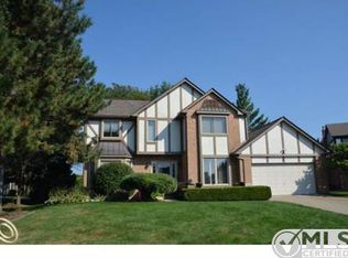 789 Shelley Dr, Rochester Hills, MI 48307