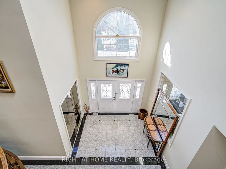 49 Arjay Cres — Photo 30