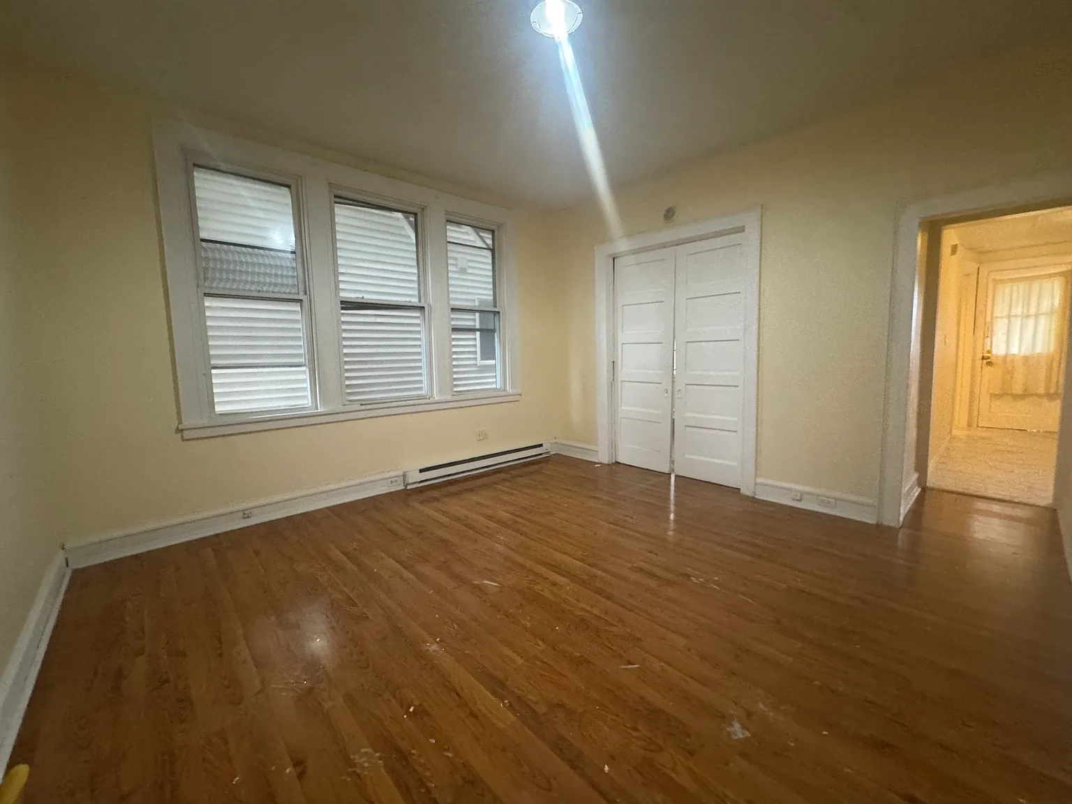 165 N Hyde Park Ave — Photo 4