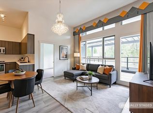 15628 104th Ave #405, Surrey, BC V4N 2J3