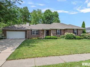 917 Telluride Ln, Chatham, IL 62629