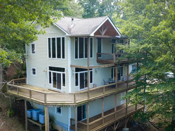 63 Snowbird Trail, Lake Santeetlah, NC 28771