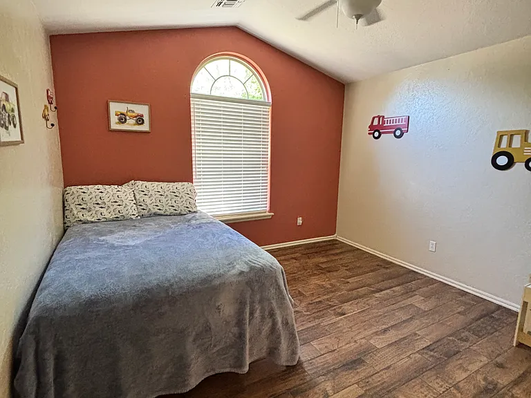 3706 NE Fieldcrest Dr — Photo 5