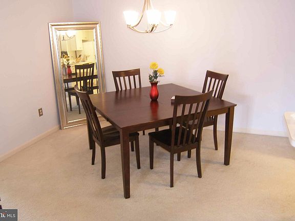4th image of 10021 Vanderbilt Cir #715