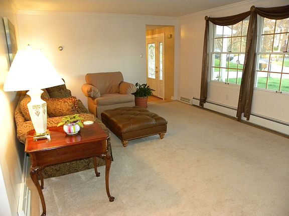 4th image of 2124 Clairmont Dr