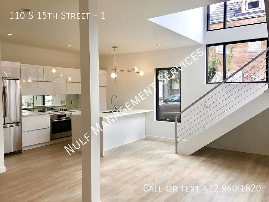 New Listing Updated 2 Bed, 2.5 Bath In South Side — Photo 3