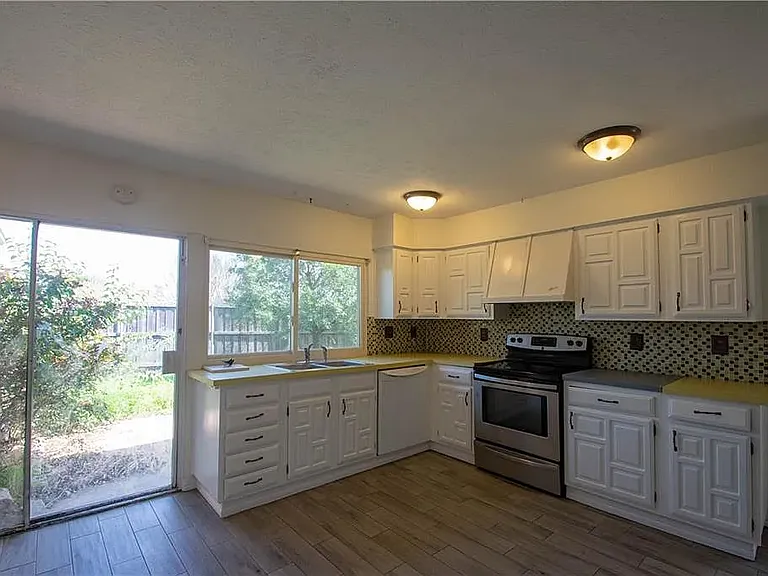 6500 Blue Ridge Trl — Photo 11