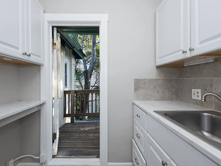 1141 N Washington St — Photo 18