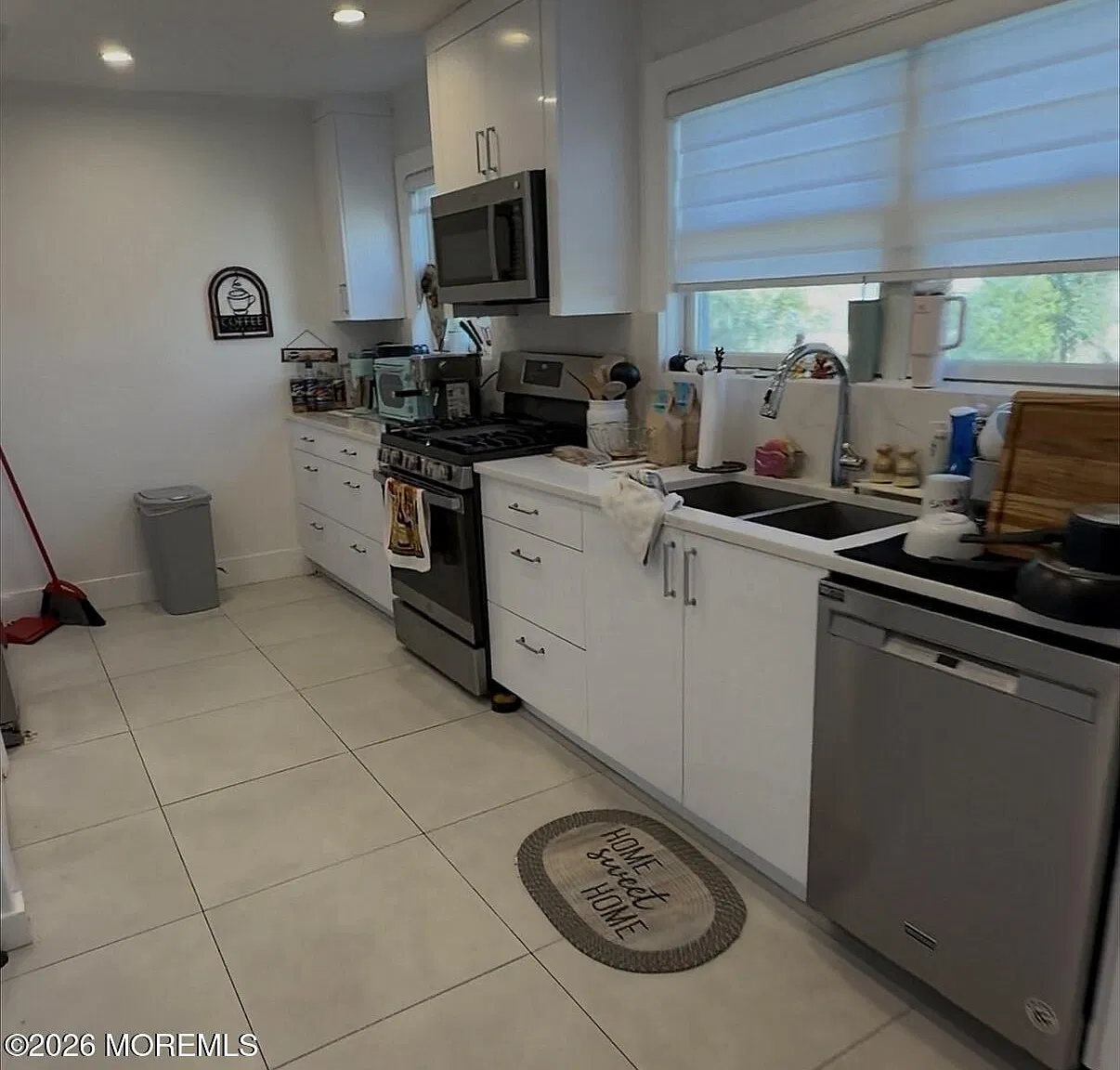 3 bed, 3.5 bath, 1980 sqft, $3,200 — Photo 4
