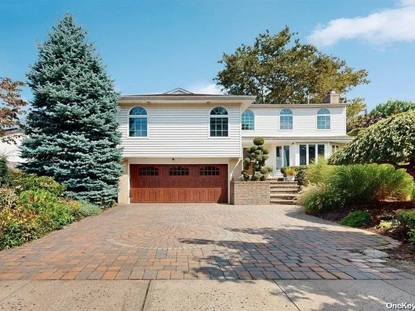 1435 Sherwood Drive, East Meadow, NY 11554