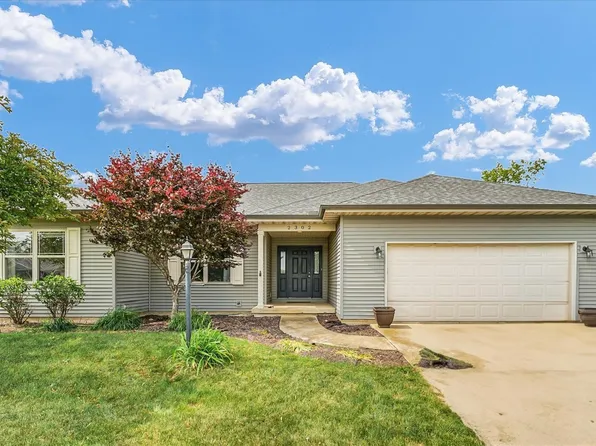 2302 Slade Ln, Mahomet, IL 61853