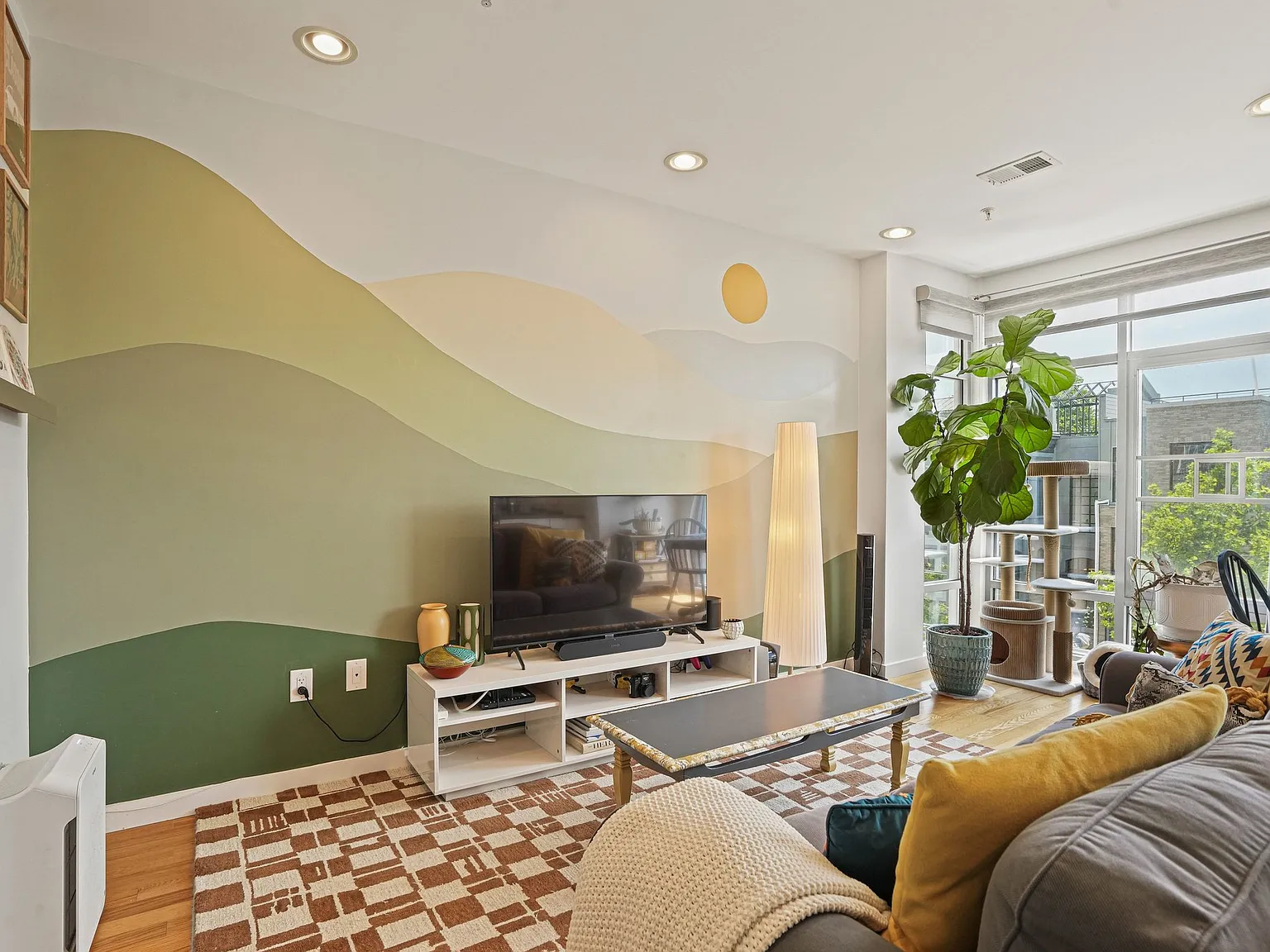1 bed, 632 sqft, $2,200 — Photo 2