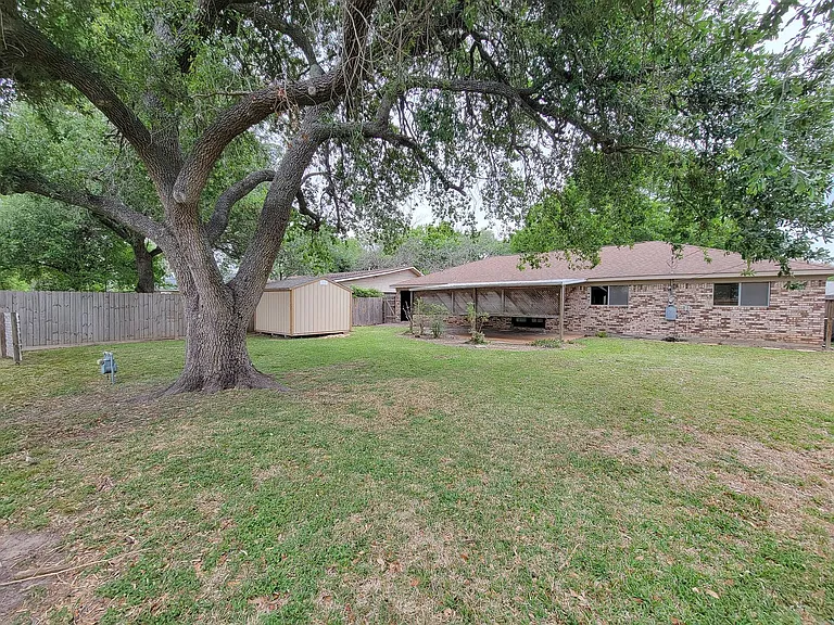 1803 Cypress Dr — Photo 41